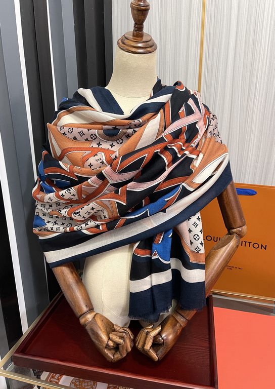 New LV 2023 latest models   top design is too beautiful, truly awesome   [double-sided ring velvet long scarf]    physical genuinely beautiful   shawl with prints      regardless of the design of the airbrush are very in