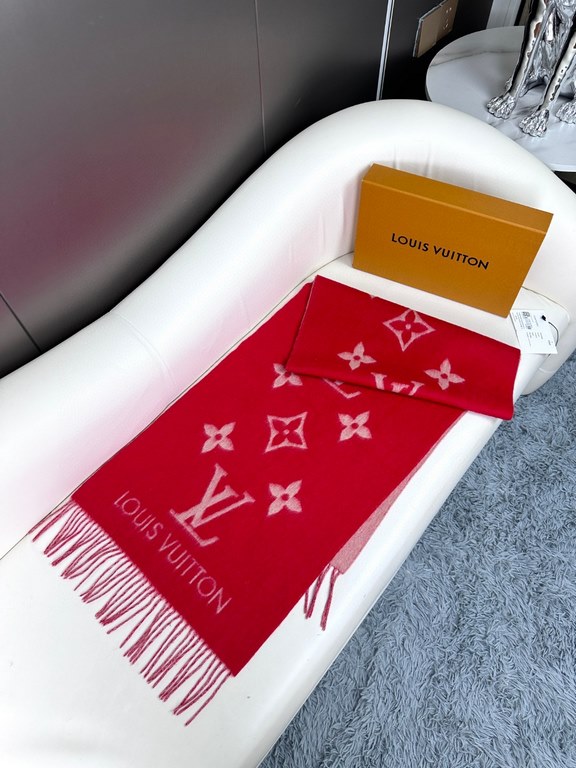 Lv. [Year of the Dragon] This Rodeo Reykjavik scarf is a playful fusion of the animals of the Chinese zodiac celebrating Chinese New Year and the brand's signature elements. Made from soft pure cashmere, it features an o