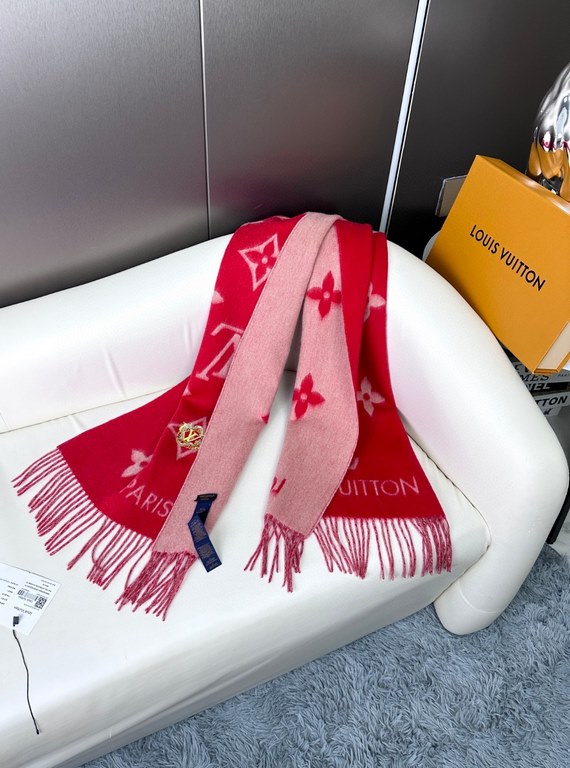 Lv. [Year of the Dragon] This Rodeo Reykjavik scarf is a playful fusion of the animals of the Chinese zodiac celebrating Chinese New Year and the brand's signature elements. Made from soft pure cashmere, it features an o