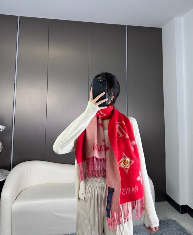 Lv. [Year of the Dragon] This Rodeo Reykjavik scarf is a playful fusion of the animals of the Chinese zodiac celebrating Chinese New Year and the brand's signature elements. Made from soft pure cashmere, it features an o