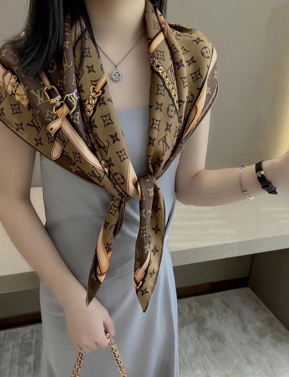 Lv...Chain flower.Lv2023 Counter sale models 9090  16 m top silk square scarf ...... 2 colors in stock... ...must-have items for air-conditioned rooms in spring and fall