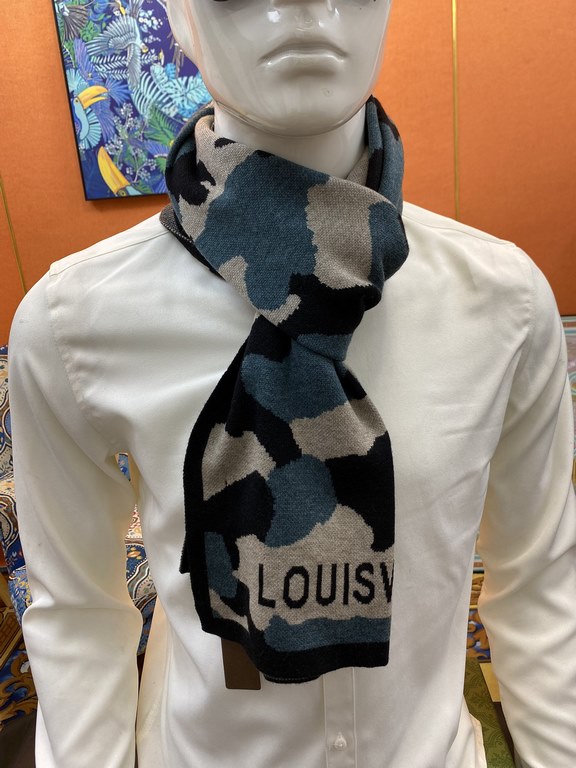 (LV) super fancy very stable    our men's scarves and buy and cherish ~ ~ ~ men's models are really few and far between, only a few models a year, are export orders so it is more difficult to meet. Men's things pay atten