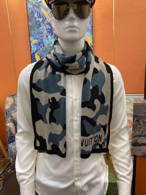 (LV) super fancy very stable    our men's scarves and buy and cherish ~ ~ ~ men's models are really few and far between, only a few models a year, are export orders so it is more difficult to meet. Men's things pay atten