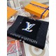 !!!LV new 10,000 heavyweight shawl!!!! The classic black and white cashmere shawl has a new feel and is really beautiful and textured! It has a very nice and cute name Teddy! The Teddy Reykjavik Scarf is a cashmere pashm