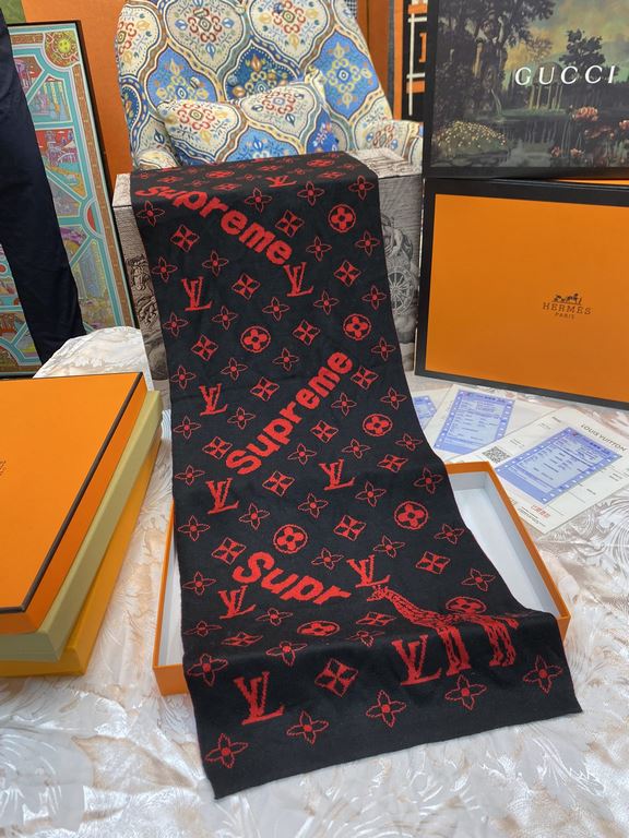 (LV) original single quality Imperial Hall of Fame superb donkey! Autumn and winter counter in the sale of top cashmere knitted scarf. With exquisite simple pattern combination into a classic pattern beautiful to the ext