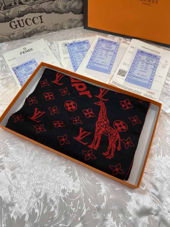 (LV) original single quality Imperial Hall of Fame superb donkey! Autumn and winter counter in the sale of top cashmere knitted scarf. With exquisite simple pattern combination into a classic pattern beautiful to the ext