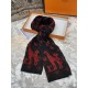 (LV) original single quality Imperial Hall of Fame superb donkey! Autumn and winter counter in the sale of top cashmere knitted scarf. With exquisite simple pattern combination into a classic pattern beautiful to the ext