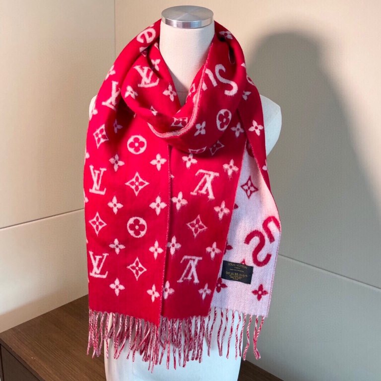 Price   The best Su price  erme   super soft and sticky [LV Su price  reme LV co-branded scarf]. Red through half the sky   Darren standard must have ~   the best quality   soft and delicate   90% wool, 10% cashmere fabr