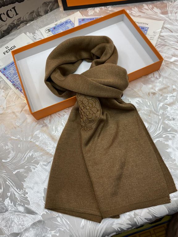 (Hermes) super in favor of very stable    our men's scarves and buy and cherish ~~ men's models are really very few, only a few models a year, are export orders so it is more difficult to meet. Men's things pay attention