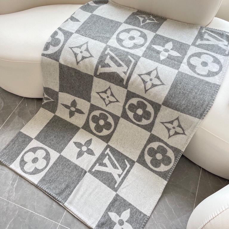 extreme hard goods, the classic LV pattern is popular all over the world, shocked the world louis vuitton neo mongaram old flower blanket   details at a glance, the texture is fine to burst, you can home concave styling,