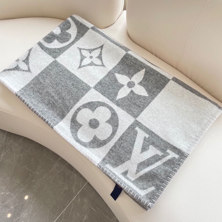 extreme hard goods, the classic LV pattern is popular all over the world, shocked the world louis vuitton neo mongaram old flower blanket   details at a glance, the texture is fine to burst, you can home concave styling,