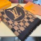 Price LV's latest scarf, men and women's welfare Super gentle and foreign-style double-sided design! Feel this is more youthful and gentle than previous designs! Feel she can match with 10,000 pieces of tops together, do