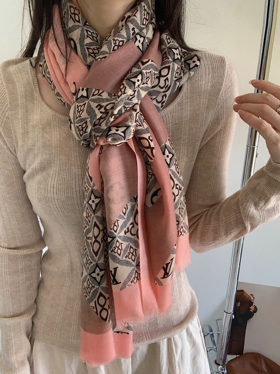 Lv's new four-leaf clover  print with the classic Monogram pattern and many of Louis Vuitton's signature design elements give this new scarf an enduring fashionable appeal. This scarf will add a touch of sophistication t