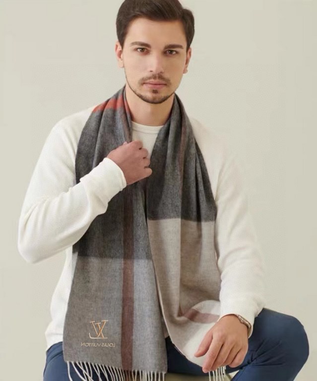 Rare high-end men's models, family benefits  LV very positive men's scarf ~ fabric love, very soft and delicate comfortable  atmospheric simplicity, super good-looking men's God with the color, any boy will like the para