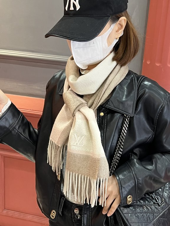 Price   heavy recommended  LV new - couple models cashmere scarf   perfect selection of superior cashmere fibers, time-consuming and exhausting, and then soaked in clear spring water polyester, so that cashmere fibers pr