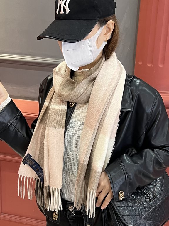 Price   heavy recommended  LV new - couple models cashmere scarf   perfect selection of superior cashmere fibers, time-consuming and exhausting, and then soaked in clear spring water polyester, so that cashmere fibers pr