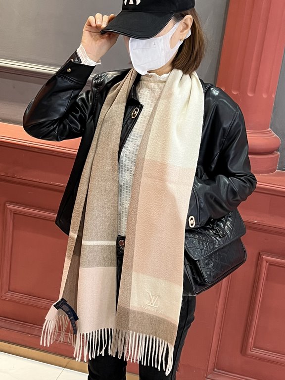 Price   heavy recommended  LV new - couple models cashmere scarf   perfect selection of superior cashmere fibers, time-consuming and exhausting, and then soaked in clear spring water polyester, so that cashmere fibers pr