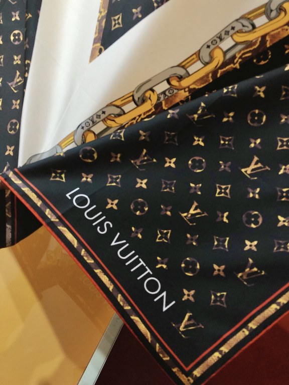 SLV2322  Original Lv [MONOGRAM SNAKE IT] 90cm Silk Square Scarf, SpringSummer collection presents the Monogram Snake It silk square scarf, reinterpretation of the classic elements with the power of creativity.The Monogra