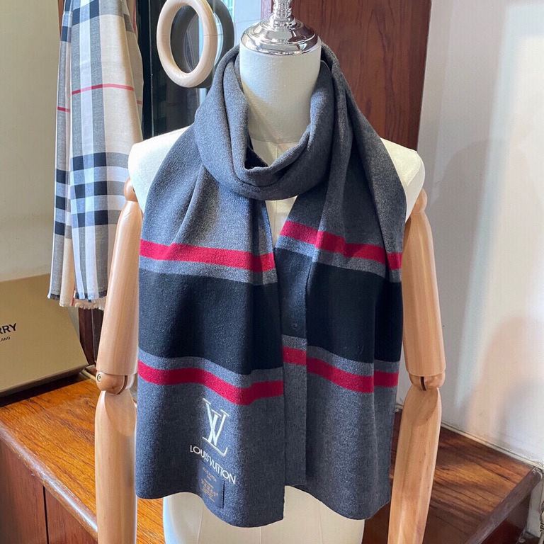 Explosive models on   L home exclusive cattle goods [LV knitting]   High-end quality knitted splicing scarf   This boutique is on the market and its rare, vegetal elements of knitted wool is really super high-end goods  