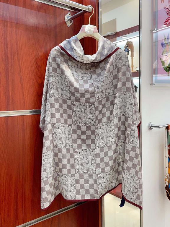 on the new   cashmere new  LV counter synchronization   really praise   donkey family [L double-sided handmade lace 100] cashmere square scarf, soft and warm small size printing, to achieve a variety of styling possibili