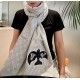 LV Swallow Donkey's newest scarf classic mascot redesigned properly versatile models, eye-catching logo design classic black and gray color scheme really do not look too good 100% wool feel simply fine yarn weaving surfa