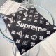 The best Superme  super soft and sticky [LV Supreme LV co-branded scarf]. Red through half the sky   Darren standard must have ~   the best quality   soft and delicate   90% wool, 10% cashmere fabric, absolutely skin-fri