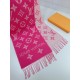 that   Simple letter combination2022 Counter New WoolSimply L's scarf amplifies the classic Monogram pattern across the entire width, illustrating the design heritage while brightening up the focus of everyday wear, with