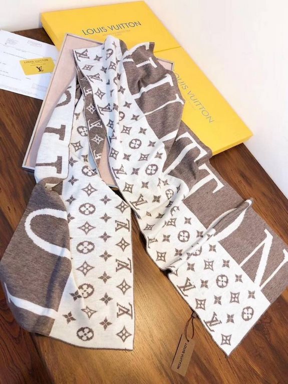 LV Louis Vuitton Men's Wool Knit Super weight   any man can handle, whether it is a man's suit or casual wear, are surrounded by very handsome and calm, get the hand will definitely feel super value   absolutely unexpect