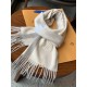 Rare high-end men's models, family benefits  LV very positive men's scarf ~ fabric love, very soft and delicate comfortable  atmospheric simplicity, super good-looking men's God with the color, any boy will like the para