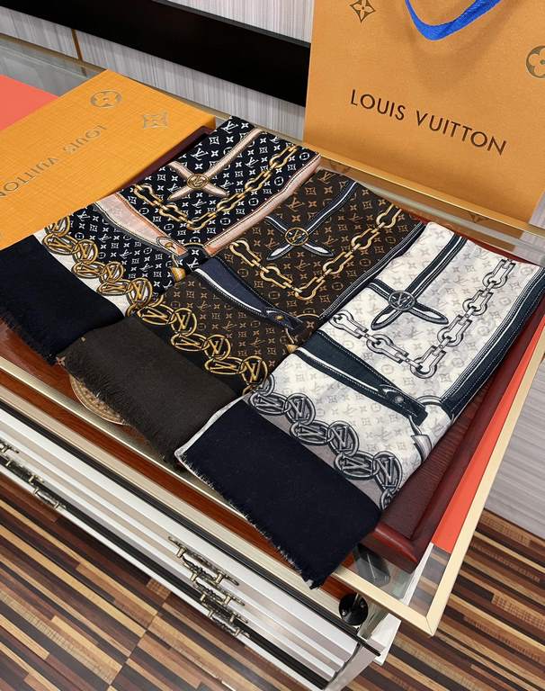 New LV home 2023 latest models   top design is too beautiful, truly awesome   [double-sided 300 support ring velvet long scarf]    physical genuinely beautiful   shawl with prints      regardless of the design of the air