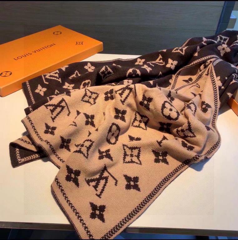 Price LV multi-functional knitted scarf, top high-end goods    stunningly beautiful versatile models   counter limited to oh   money are very difficult to order     top cashmere knitted scarf, the entire scarf all handma