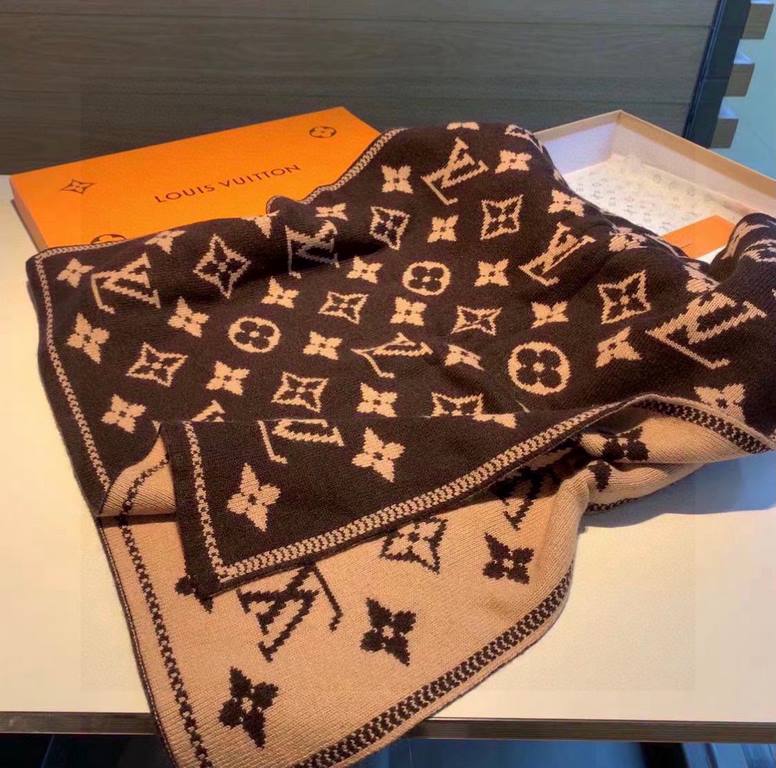 Price LV multi-functional knitted scarf, top high-end goods    stunningly beautiful versatile models   counter limited to oh   money are very difficult to order     top cashmere knitted scarf, the entire scarf all handma