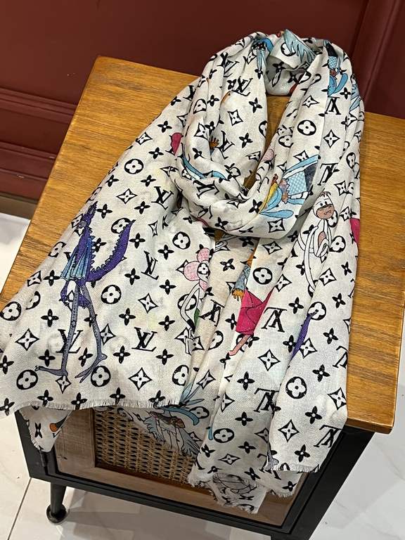 top guest silver line silver line cashmere long scarf, donkey family new [L cartoon pattern silver line long scarf] top cashmere printing, show LV letters in the classic Monogram pattern dexterity change, cartoon element