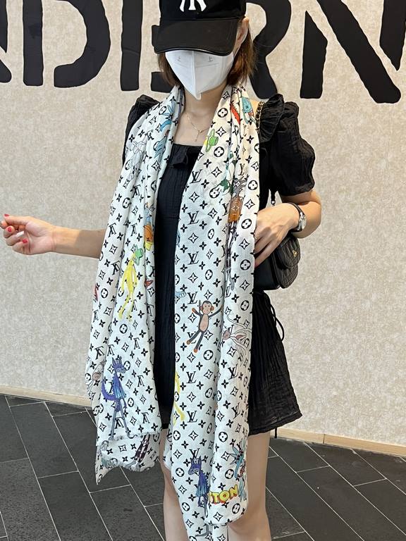 top guest silver line silver line cashmere long scarf, donkey family new [L cartoon pattern silver line long scarf] top cashmere printing, show LV letters in the classic Monogram pattern dexterity change, cartoon element