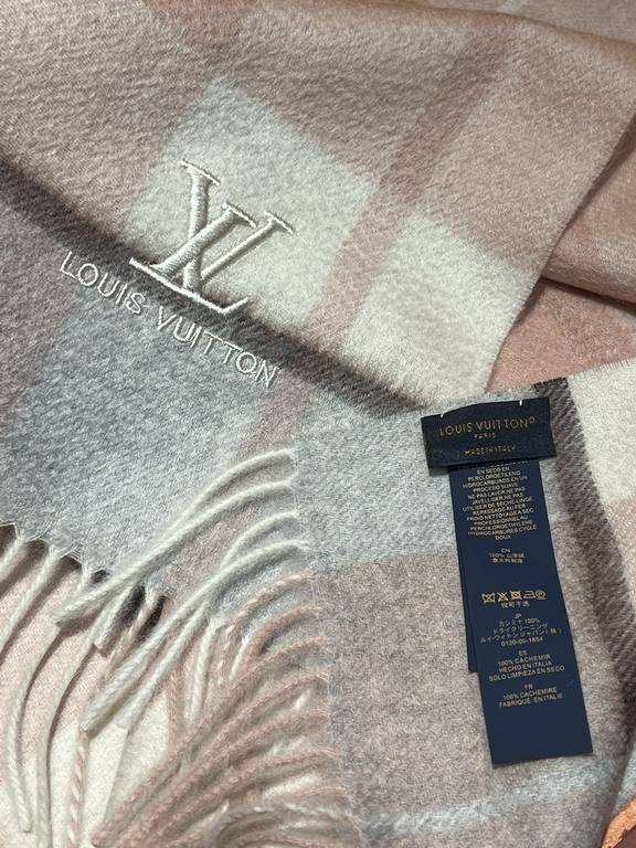 Price   heavy recommended  LV new - couple models cashmere scarf   perfect selection of superior cashmere fibers, time-consuming and exhausting, and then soaked in clear spring water polyester, so that cashmere fibers pr