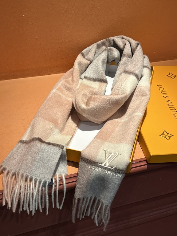 Price   heavy recommended  LV new - couple models cashmere scarf   perfect selection of superior cashmere fibers, time-consuming and exhausting, and then soaked in clear spring water polyester, so that cashmere fibers pr