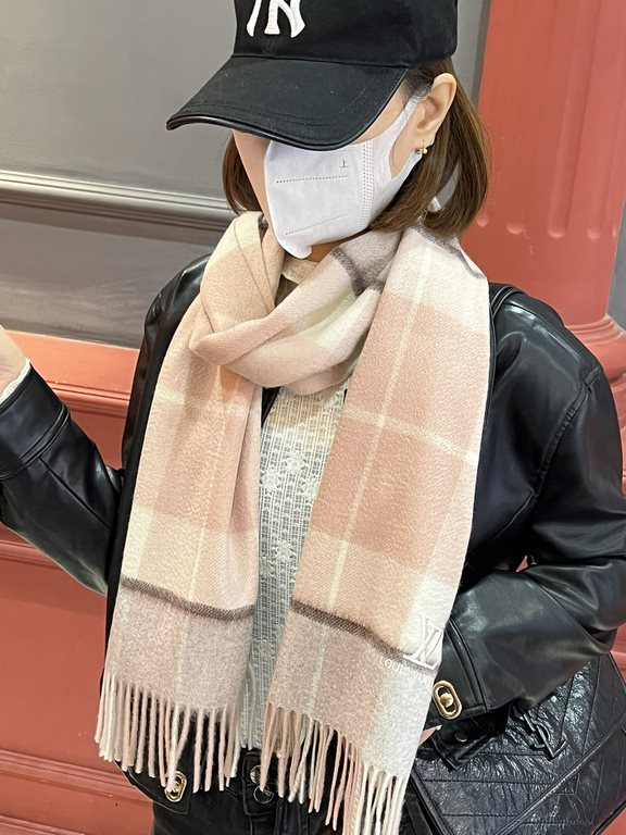 Price   heavy recommended  LV new - couple models cashmere scarf   perfect selection of superior cashmere fibers, time-consuming and exhausting, and then soaked in clear spring water polyester, so that cashmere fibers pr