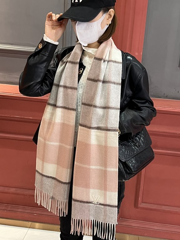 Price   heavy recommended  LV new - couple models cashmere scarf   perfect selection of superior cashmere fibers, time-consuming and exhausting, and then soaked in clear spring water polyester, so that cashmere fibers pr