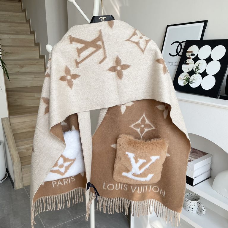 LV Pocket Cashmere Scarf   LV's new shawl scarf, a continuation of the winter classic   cashmere embellished with rabbit fur   pockets, inlaid with Monogram motifs for a more dignified look, with a long tassel in a large