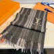 New LV high-quality imported cashmere scarf shocked on the shelves of overseas counters latest men and women couple cashmere scarf domestic counters have not been on the shelves from the style to the fabric are very good