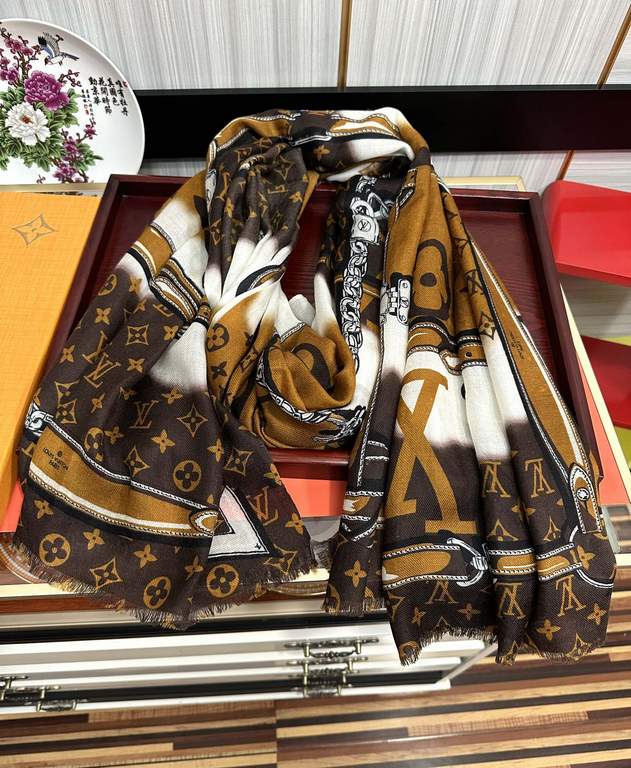 LV 2023 latest models   top design is too beautiful, genuinely awesome   [cashmere long scarf]    physical genuinely beautiful   shawl with prints      regardless of the design of the airbrush are very in place   details