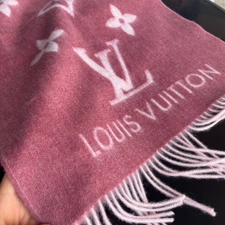 Louis Vuitton - REYKJAVIK GRADIENT Gradient Cashmere Scarf  official website 8500 LV can indeed be heirloom, so the classic in the classic, this scarf is based on the classic Louis Vuitton styles, two soft gradient color