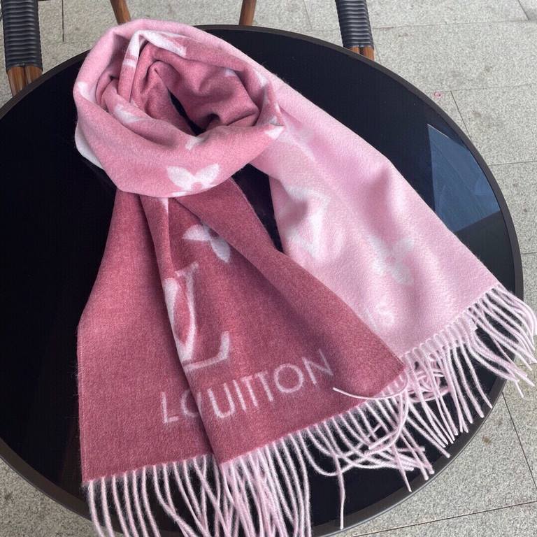 Louis Vuitton - REYKJAVIK GRADIENT Gradient Cashmere Scarf  official website 8500 LV can indeed be heirloom, so the classic in the classic, this scarf is based on the classic Louis Vuitton styles, two soft gradient color