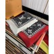 New LV latest models  , high-end atmosphere upscale [cashmere long scarf]   physical genuinely beautiful   shawl with prints      regardless of the design of the airbrush are very well in place   details are visible   th