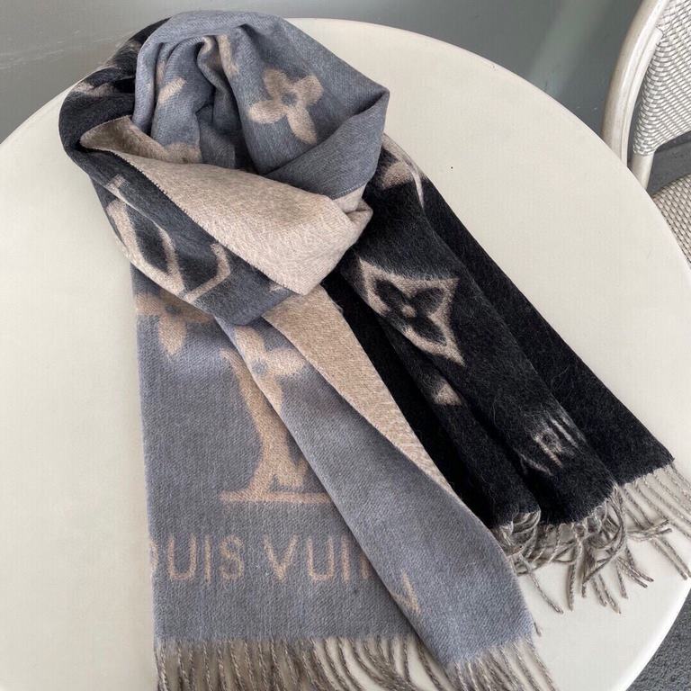 Louis Vuitton - REYKJAVIK GRADIENT Gradient Cashmere Scarf  official website 8500 LV can indeed be heirloom, so the classic in the classic, this scarf is based on the classic Louis Vuitton styles, two soft gradient color