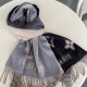 Louis Vuitton - REYKJAVIK GRADIENT Gradient Cashmere Scarf  official website 8500 LV can indeed be heirloom, so the classic in the classic, this scarf is based on the classic Louis Vuitton styles, two soft gradient color