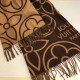 The  LV In Bloom Scarf tells a visual story of sophistication with its oversized Monogram flowers in a wide format. The plush blend wraps warmth around you on winter days. Can be worn on both sides.200 x 70 cm(length x h