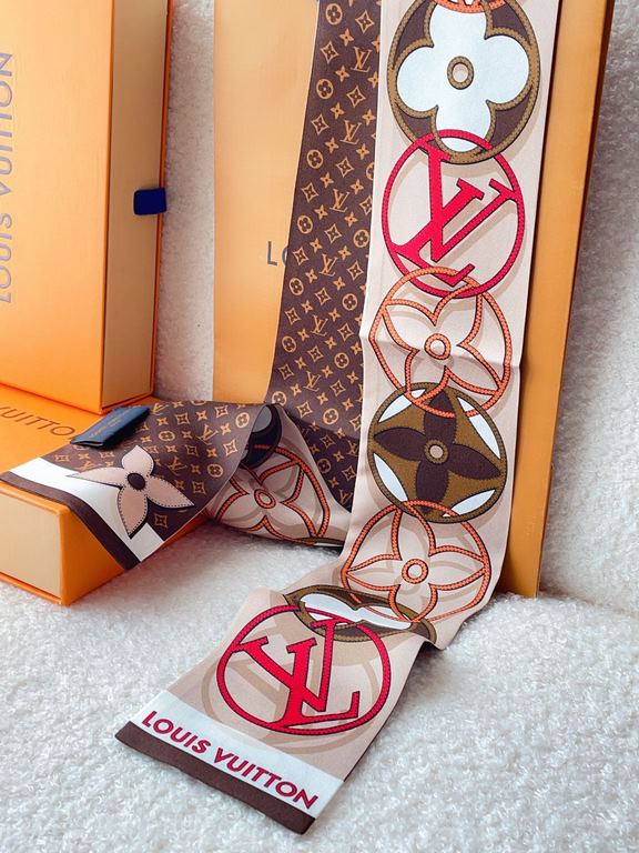 LV double silk belt   [cutting-edge   counter the latest models to come   goddess must enter France imported silk fabric very special touch   super multi-purpose neckerchiefs, hair bands, bag accessories, belts ..... And