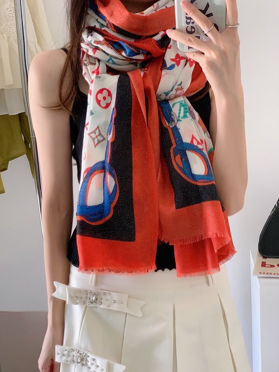 Will glow bright scarf 2023 spring new limited series popping to la LV original single authentic. Early fall staple models. Wear Le Tout Paris long scarf LV bags and the bottom of the logo rich details, more feminine cha