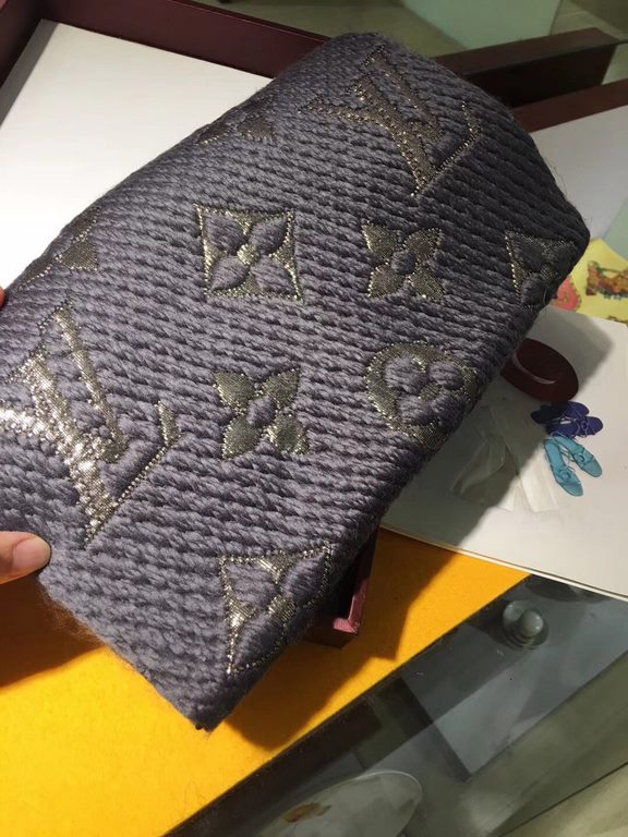 Lv home. [Charcoal Gray - Gold Line]  bullish goods   this I am also picky to the extreme ~ is to let you around to go to the counter   Hong Kong trading company's order, originally early this year to go goods ~ but the 